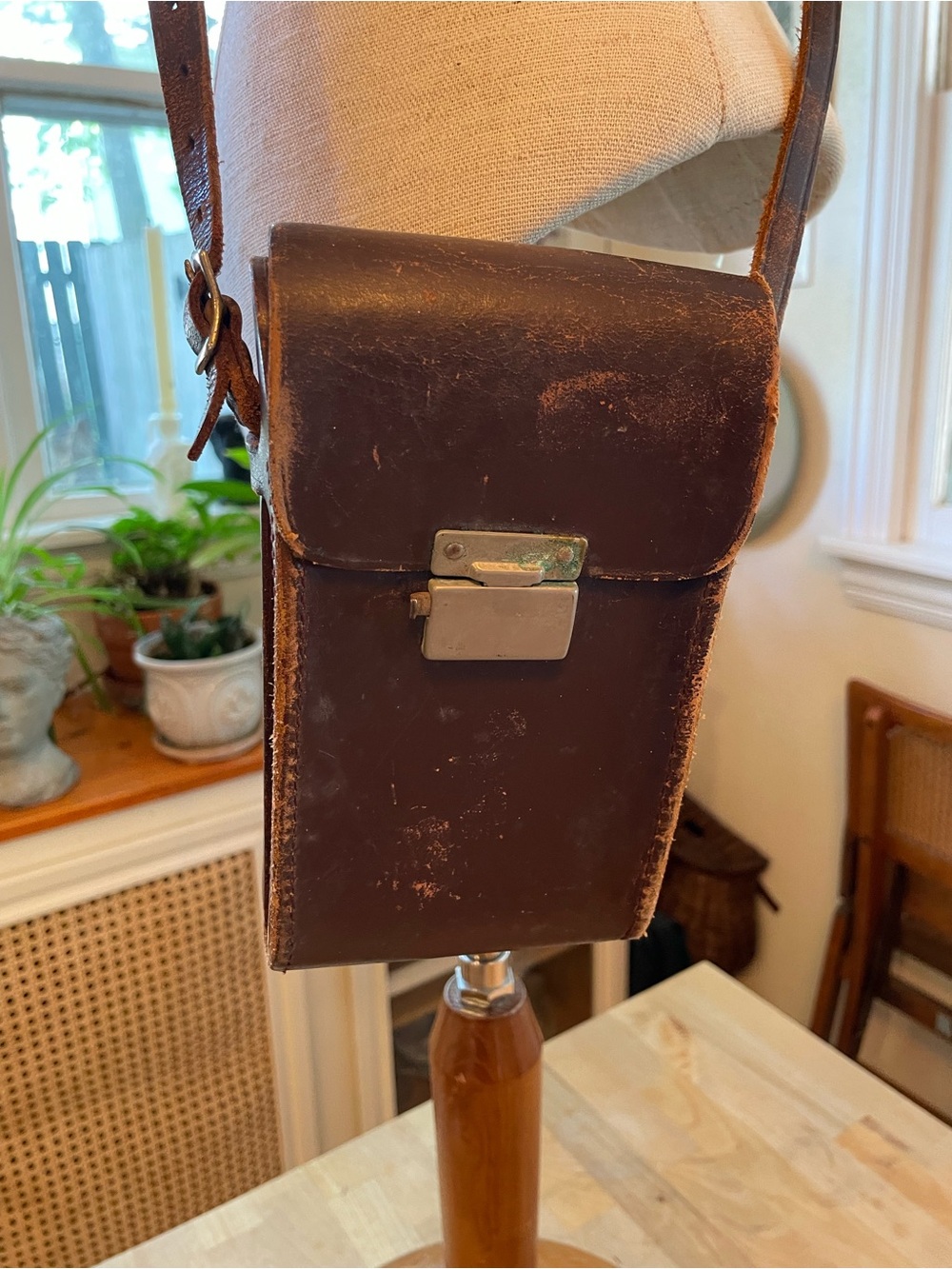 Brown Leather Crossbody Vintage Camera Bag w Adjustable Leather Strap